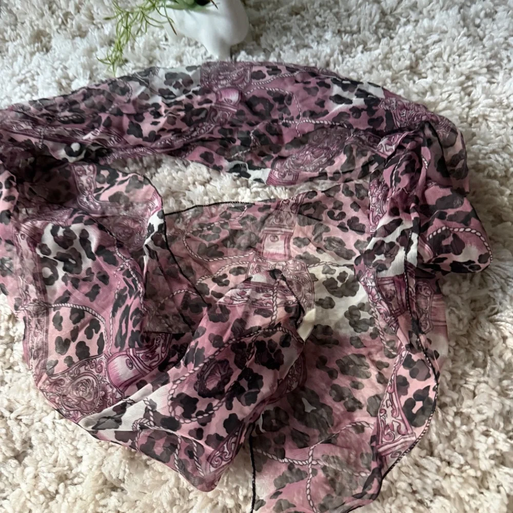 Lightweight Sheer vintage Slavic, European Pink Leopard-Print Fashion Scarf scar - Picture 3 of 3
